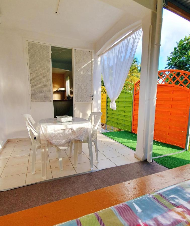 Maison Confortable A Sainte-Anne Екстер'єр фото